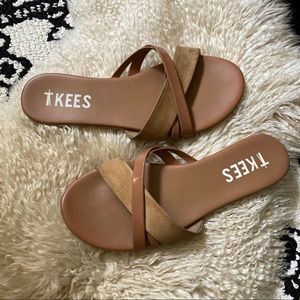 $58 TKEES SUEDE LUXURY SANDALS SIZE 8 REVOLVE JOIS